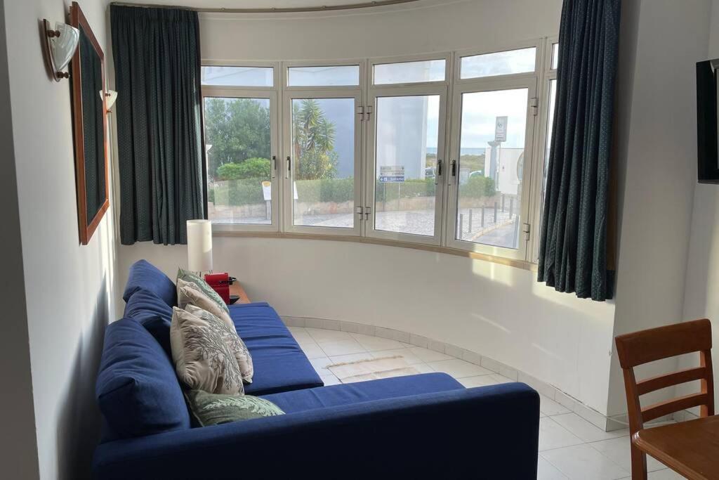 Blue - Beachfront Apartment - B&B