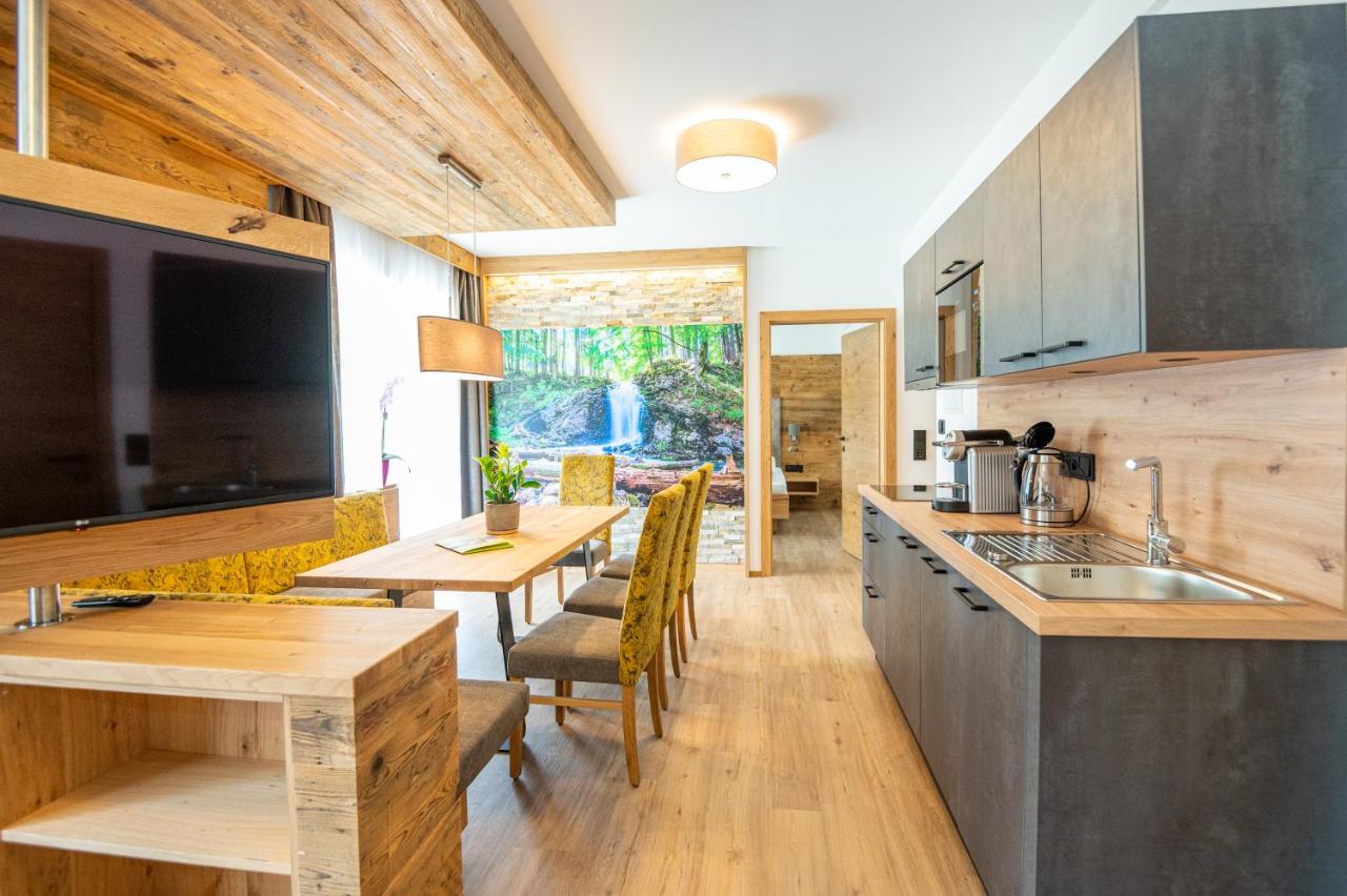 One-Bedroom Deluxe Apartment