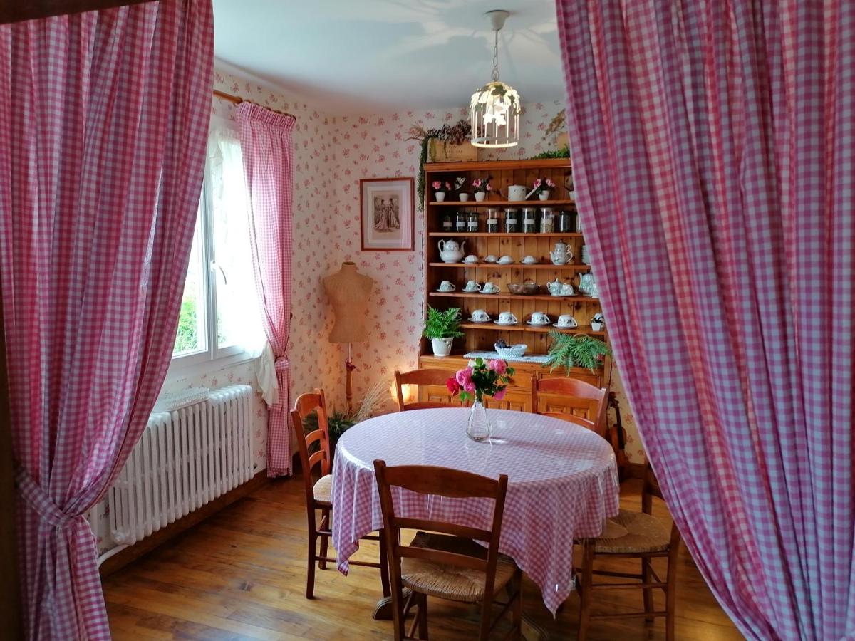 La roseliere Maison plain pied confortable belle décoration jardin magnifique 10 mn a pied centre ville Bayeux proche plages du débarquement - Ferienwohnung Bayeux