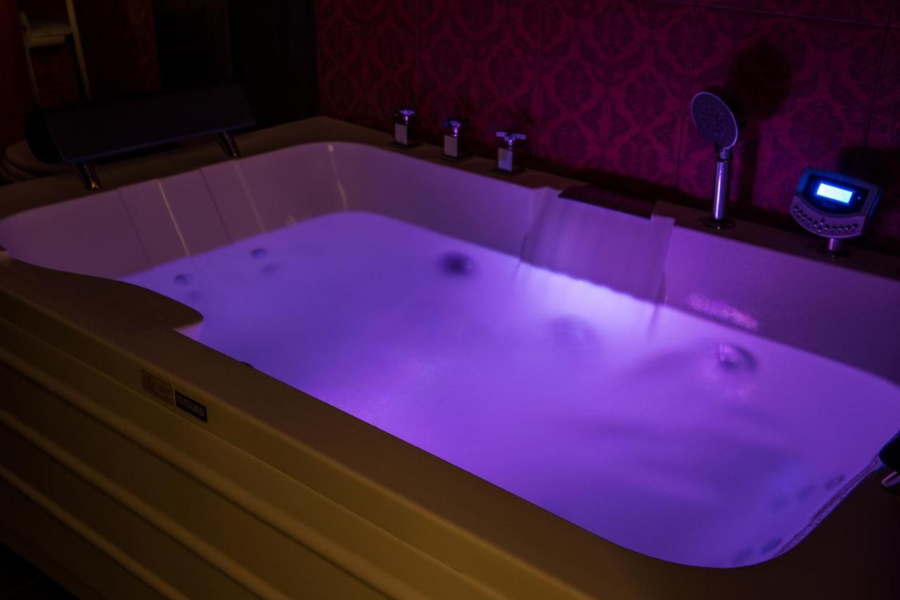 Evgenias Luxury Apartment with Rooftop Pool - B&B Chionato