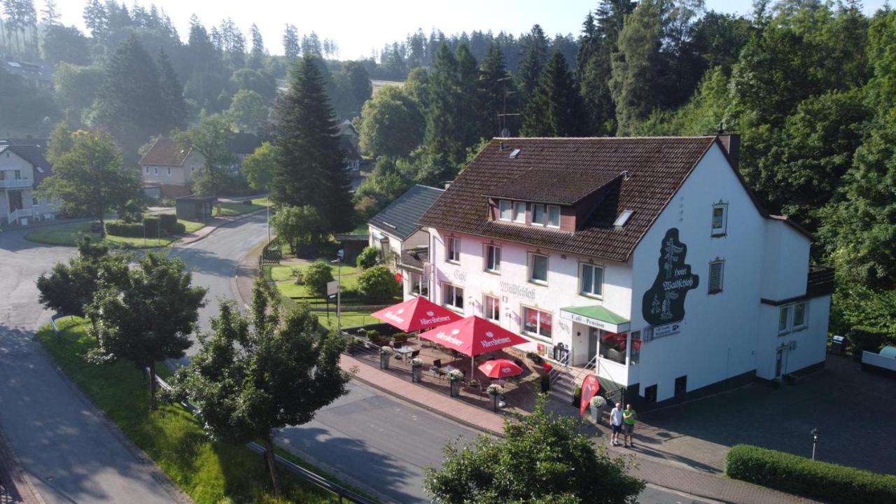 B&B Holzminden - Pension Waldschloß - Bed and Breakfast Holzminden