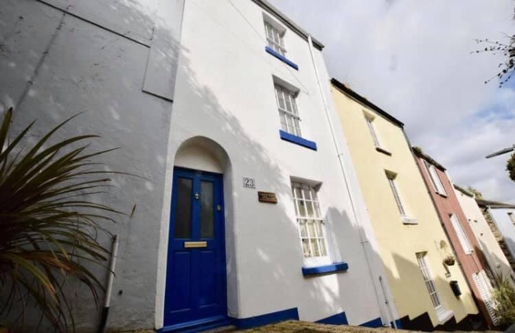 B&B Brixham - Saltys Cottage, Brixham - 2 min walk to the harbour - Bed and Breakfast Brixham