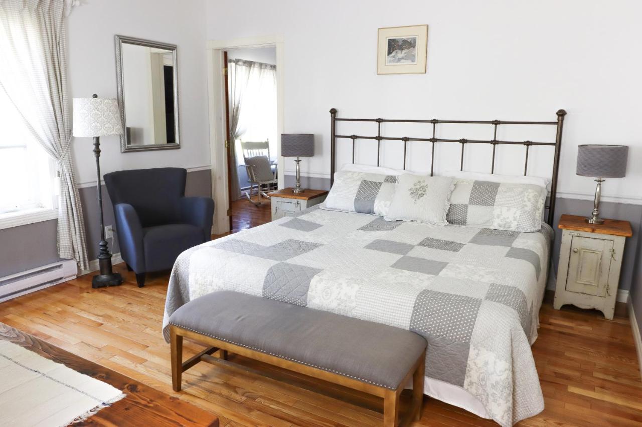 King Room with Mountain View
