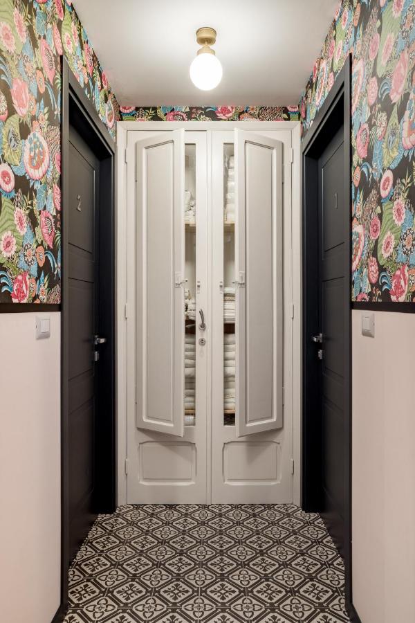 Camera Queen Standard