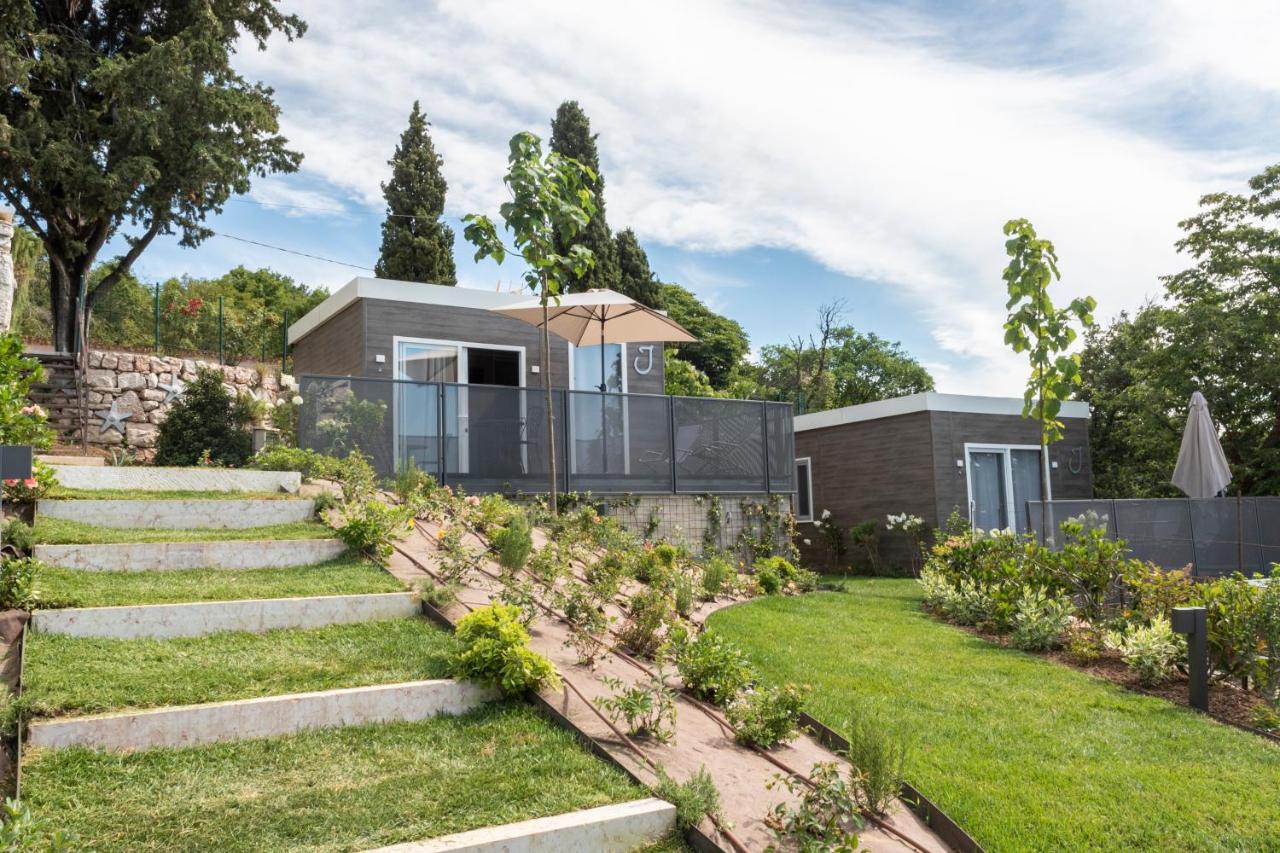 Bungalow with Patio