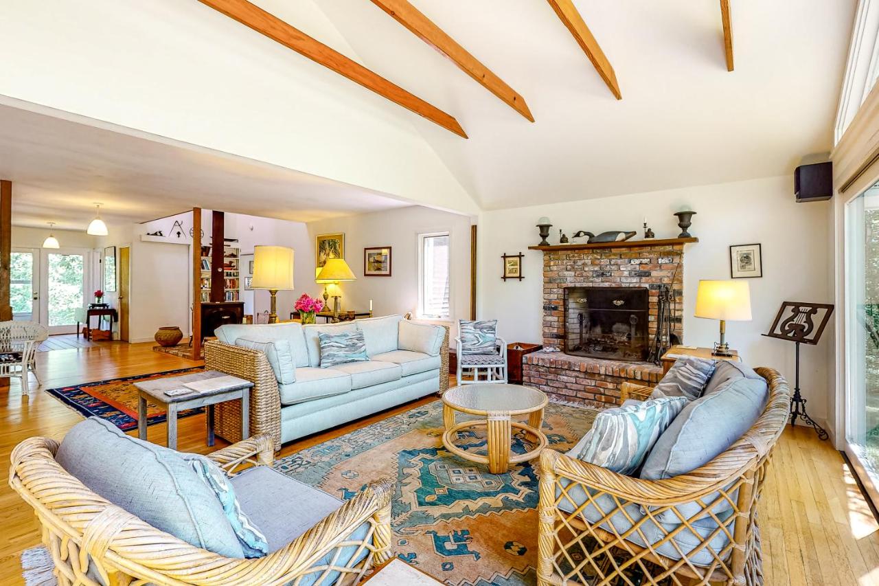 Hillside Oak - B&B Chilmark