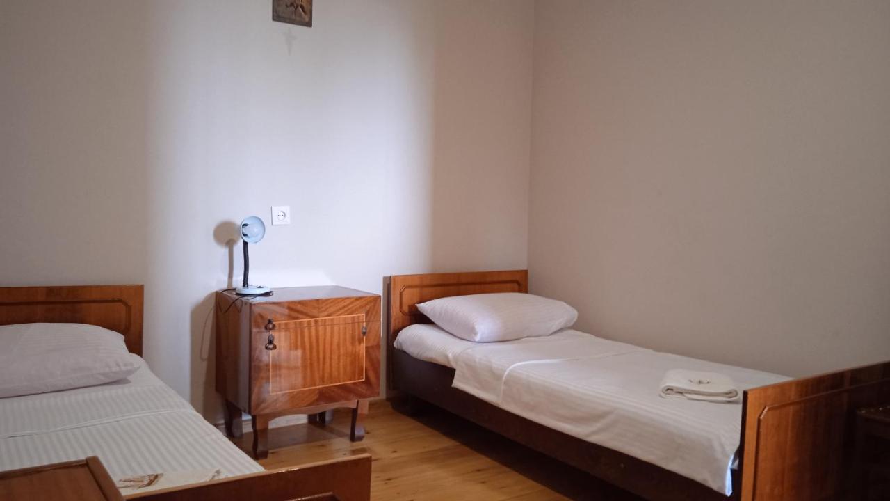 Camera Budget Matrimoniale/Doppia con Letti Singoli