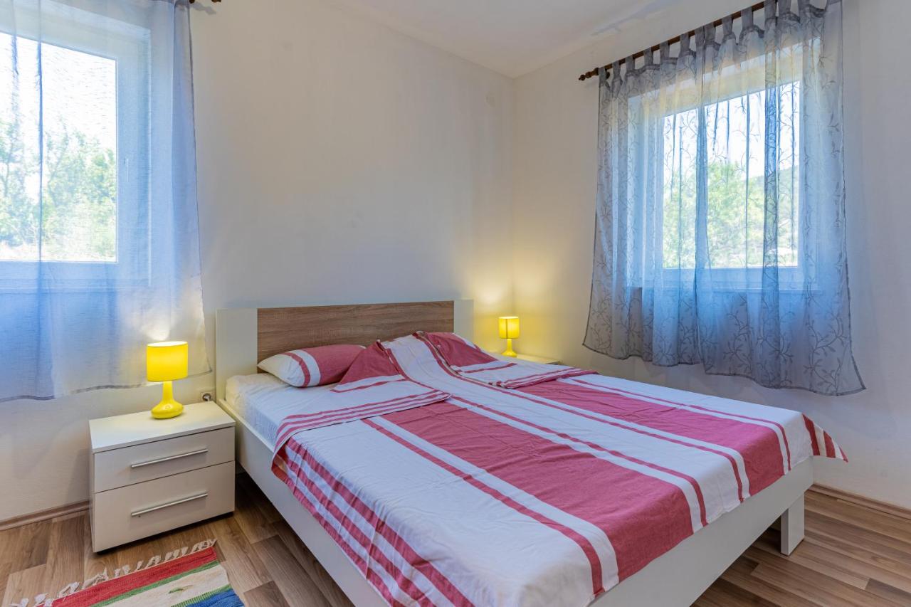 Apartment mit Terrasse