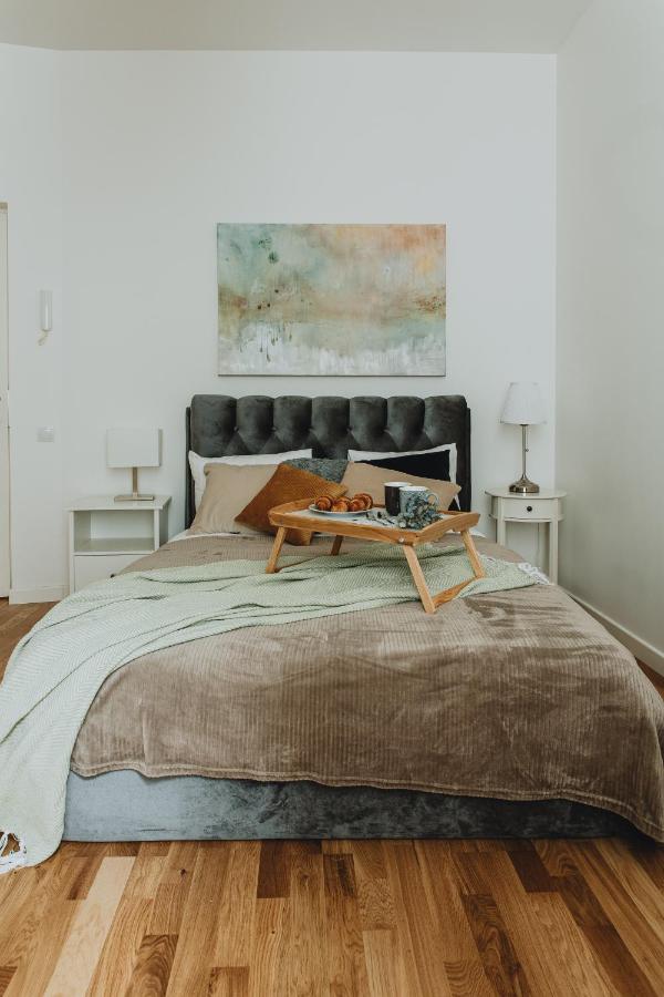 Estudio con sofá cama