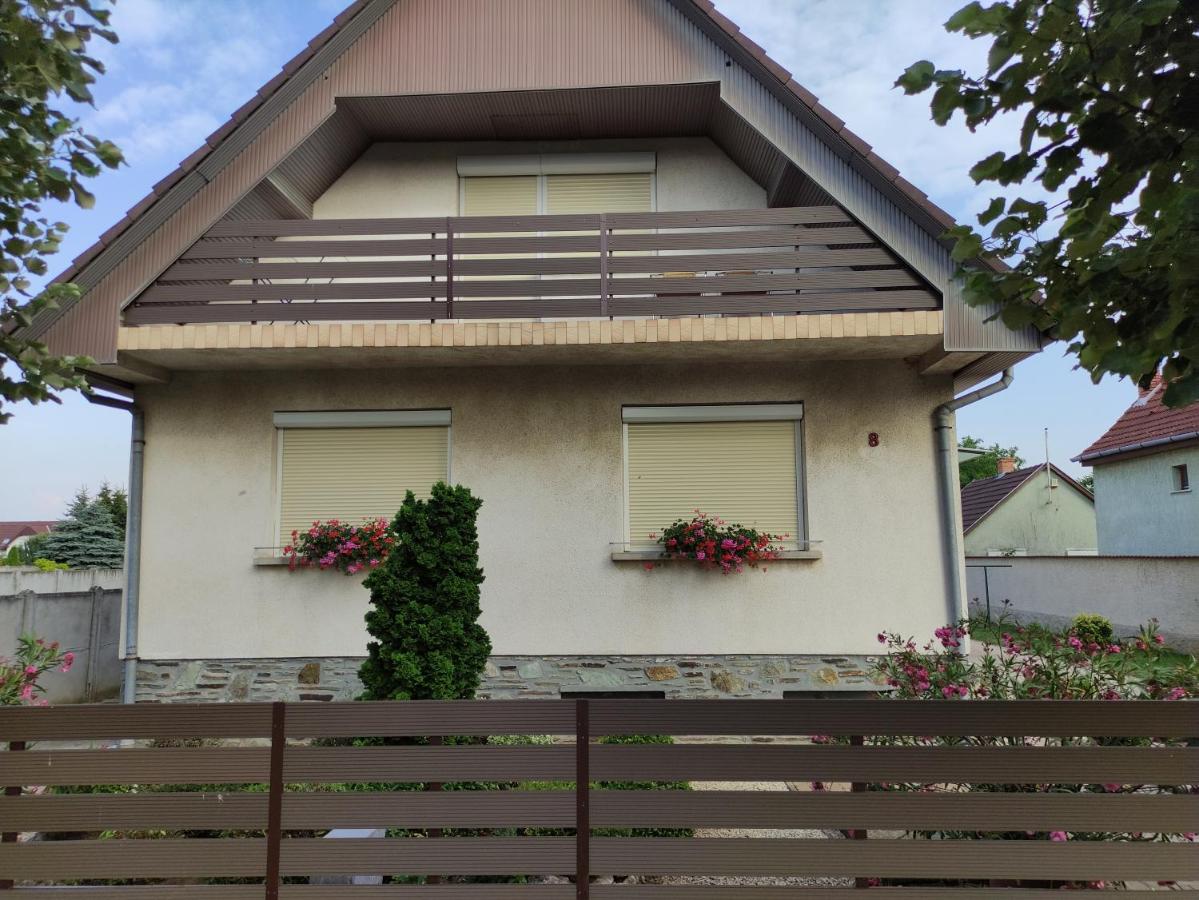 Molnár Vendégház - B&B