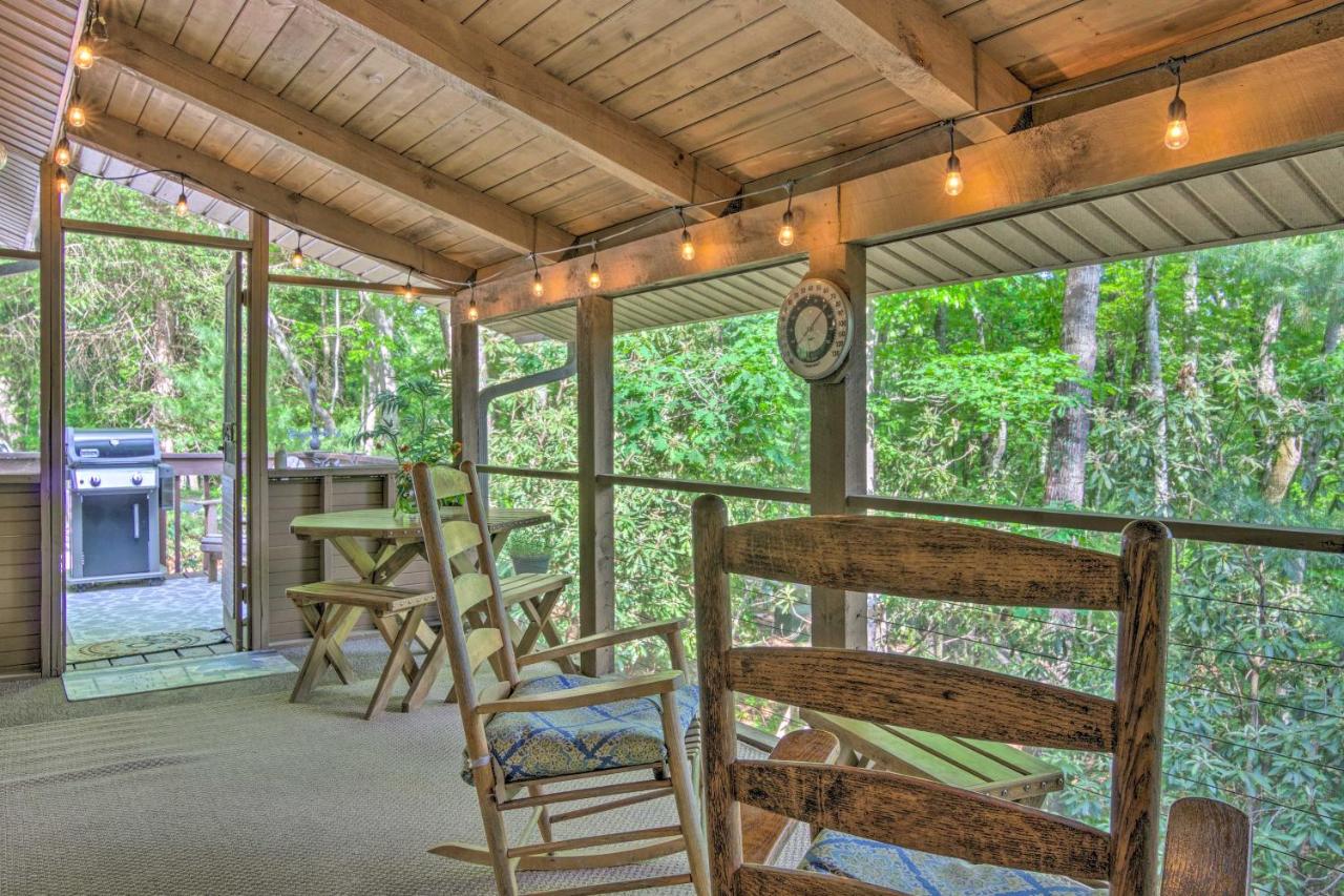 Beautiful Connestee Falls Home w/ Porch in Brevard - B&B Brevard