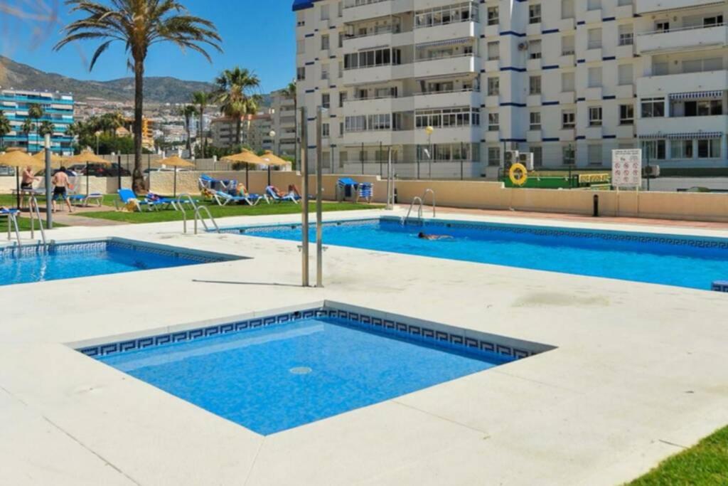 ALOHA BEACH ESTUDIO NUEVO JACUZZI FRENTE AL MAR - Ferienwohnung Benalmádena