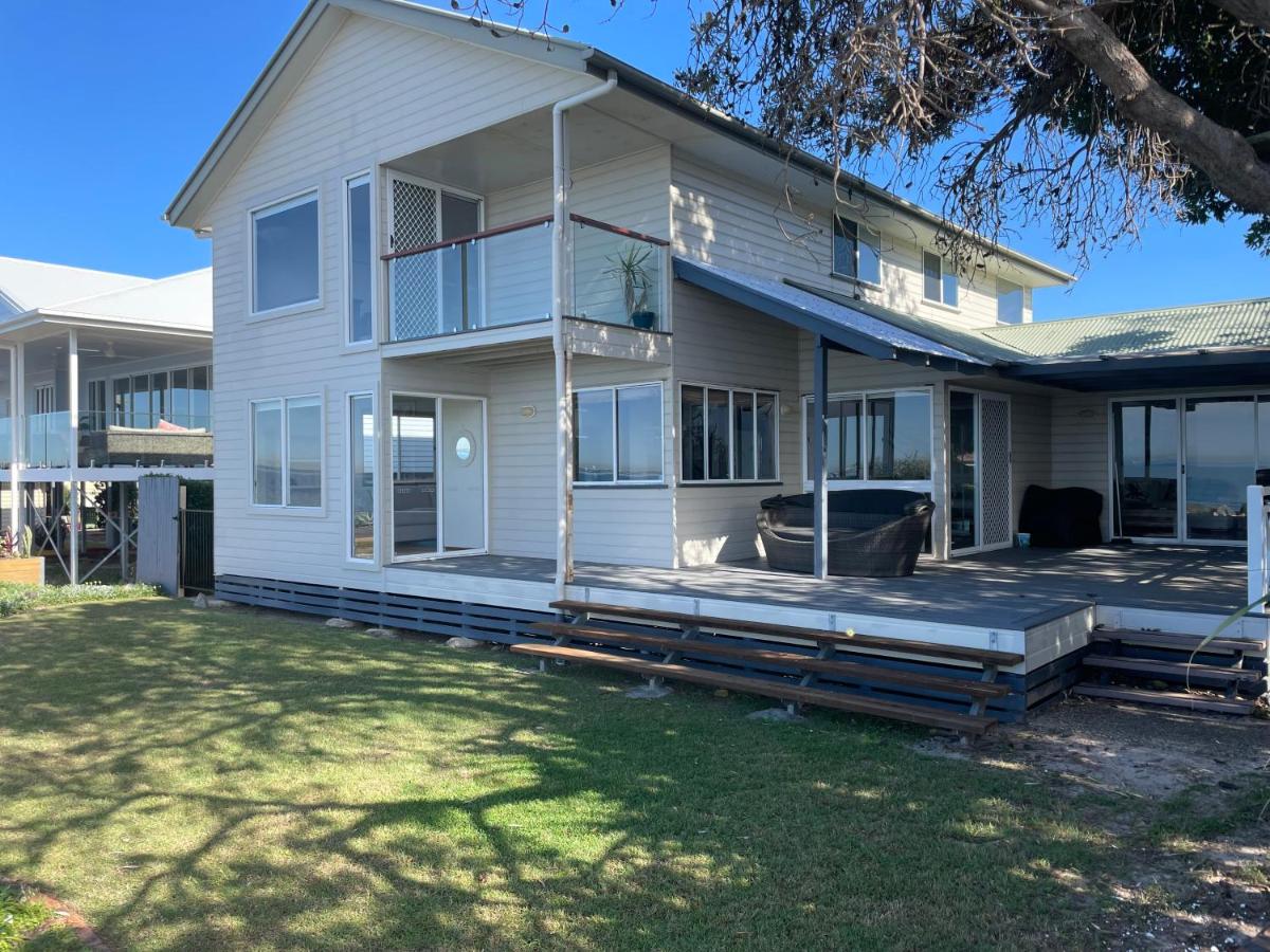 Ocean Pearl - 3 bedroom beachfront property! - Ferienwohnung
