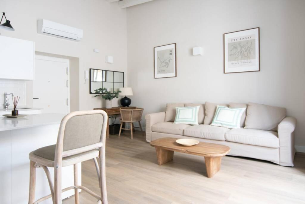 G12 Trendy and Comfy bright loft meters from Bullring and Trianas bridge, Galera street - Chambres d'hôtes Séville