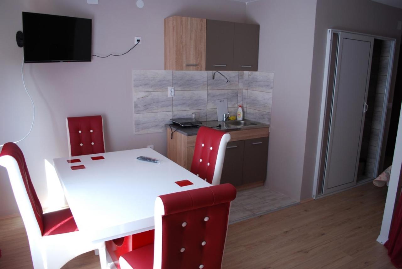 Apartmani ,studija i sobe Savić - B&B
