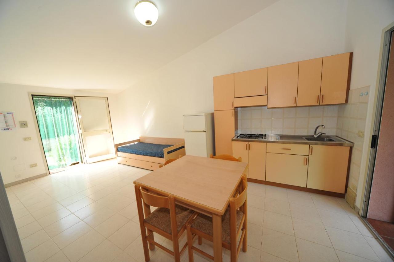 Deluxe One-Bedroom Apartment