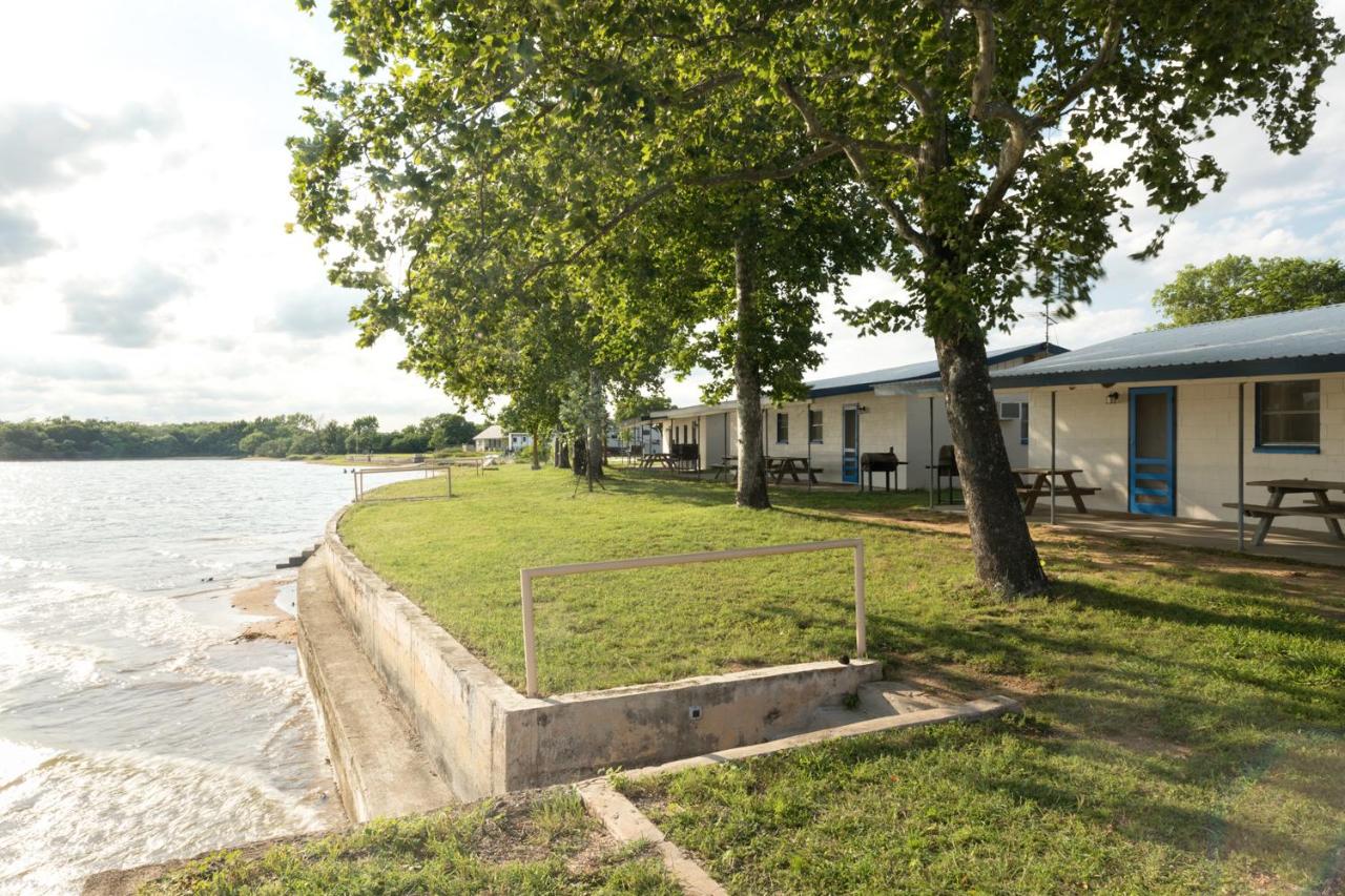 Oasis Lake Buchanan - B&B Bluffton
