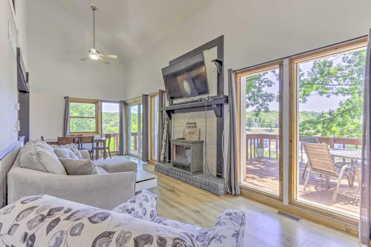 Stylish Eldon Home with Grill 1 Mile to Lake! - Chambres d’hôtes Eldon