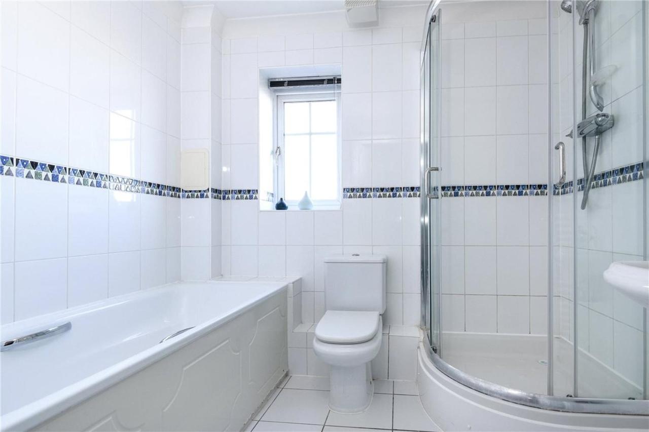 Sunny 1 bed apartment in a quiet central location - B&B