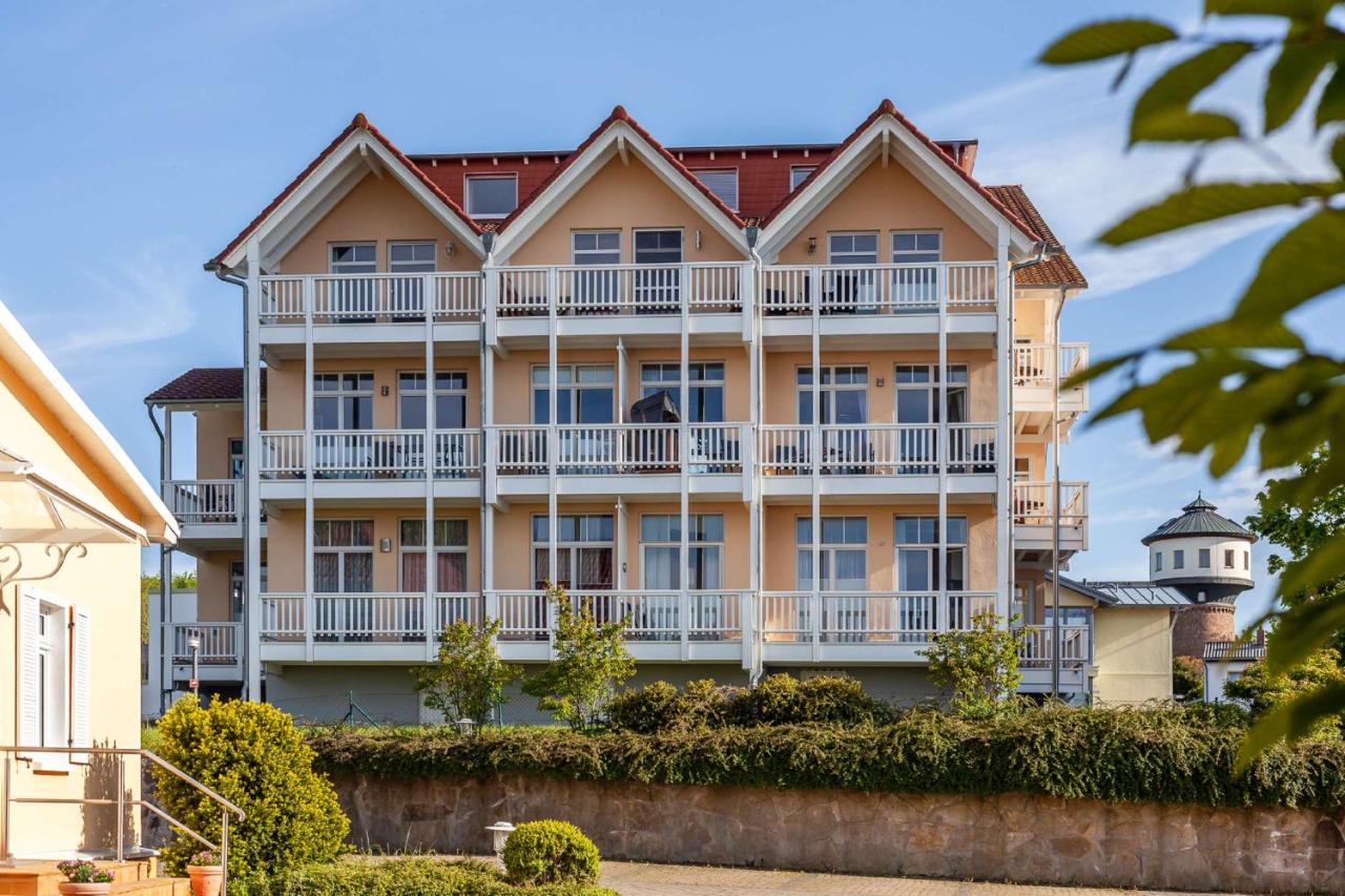 traumhafter Meerblick vom Balkon, gratis Nutzung vom AHOI Erlebnisbad und Sauna in Sellin - Villa Bergfrieden - Chambres d'hôtes Ostseebad Göhren