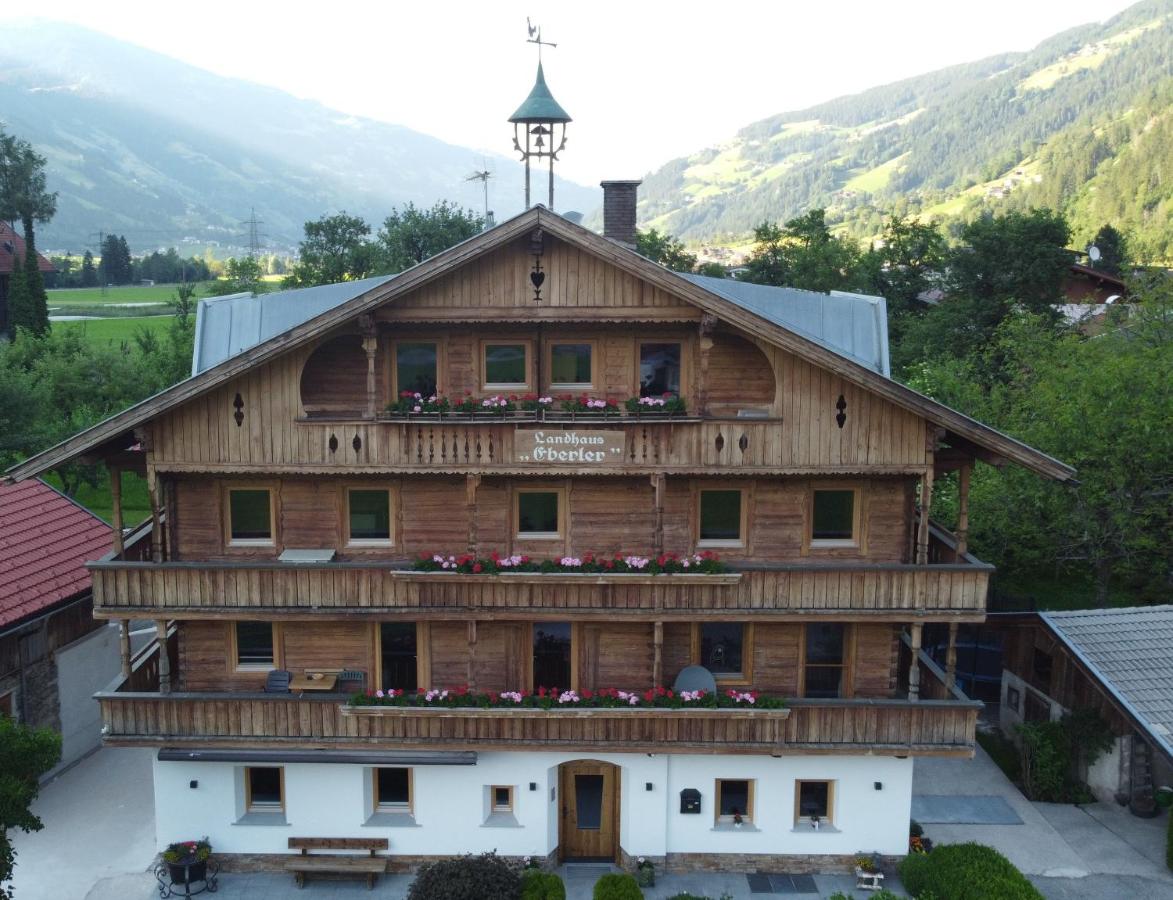 Apartment with Mountain View