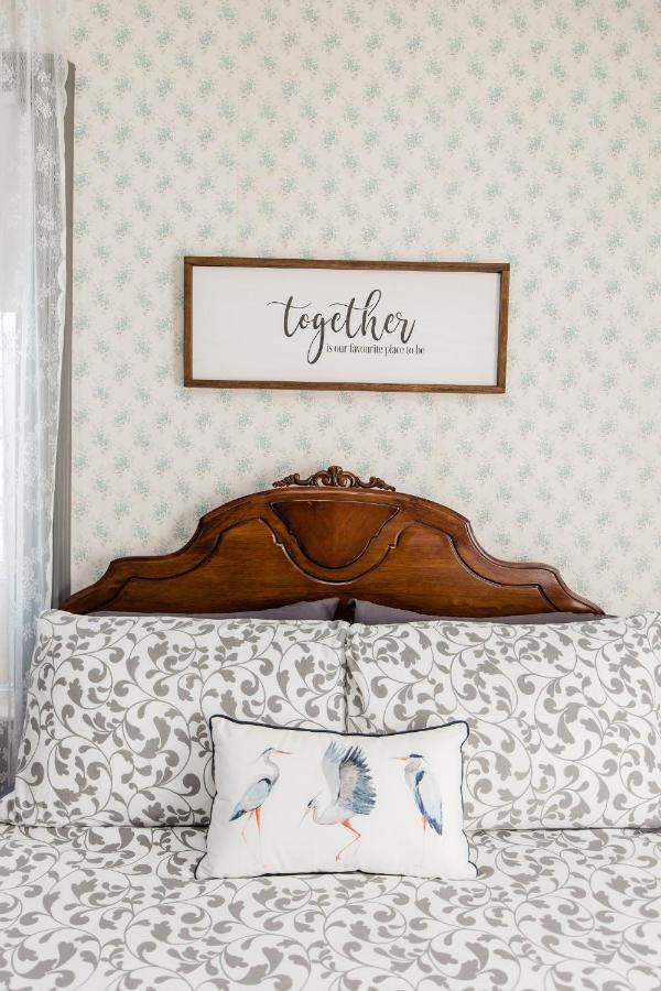 Queen Room with Garden View