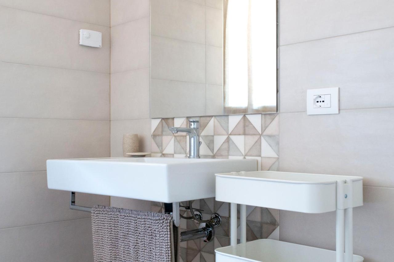 Apartment with Lake View