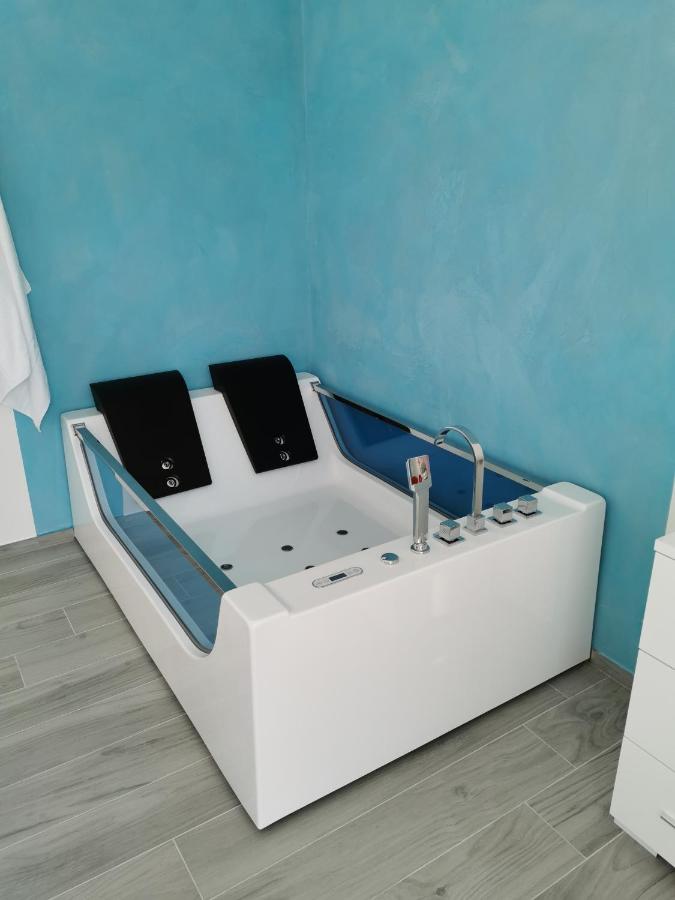 Queen Room with Spa Bath