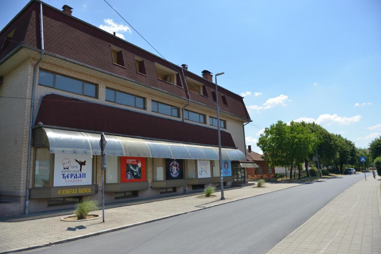 Apartmani Tomić - Bed and Breakfast