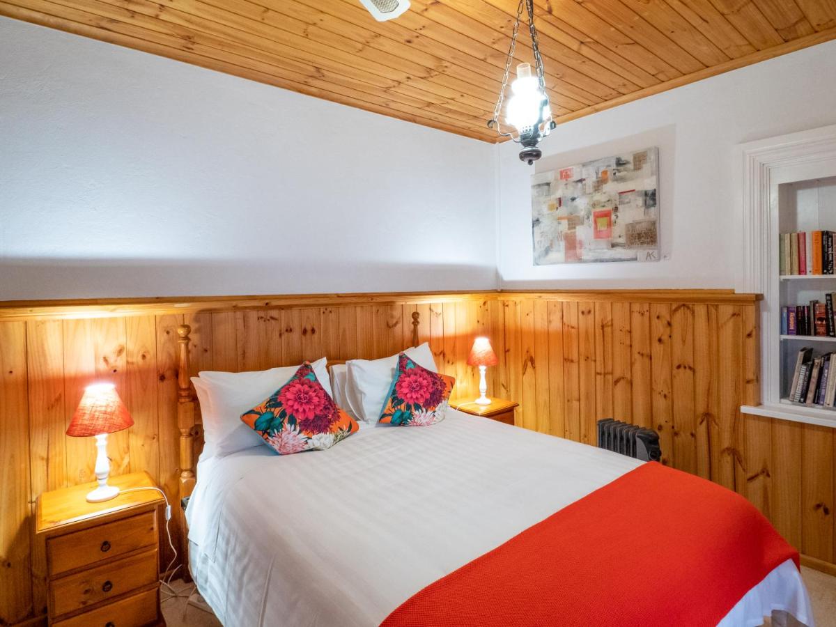 Queen Room with Shared Bathroom