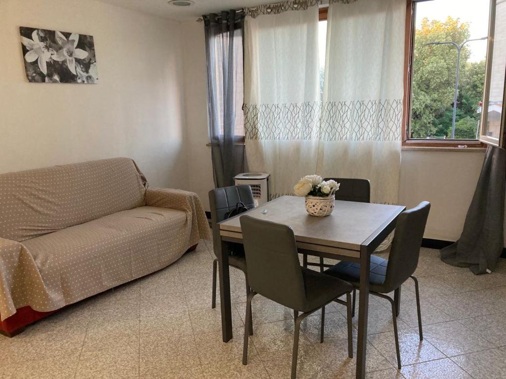 B&B Anzio - Appartamento sulla piazza 90 m dal mare - Bed and Breakfast Anzio