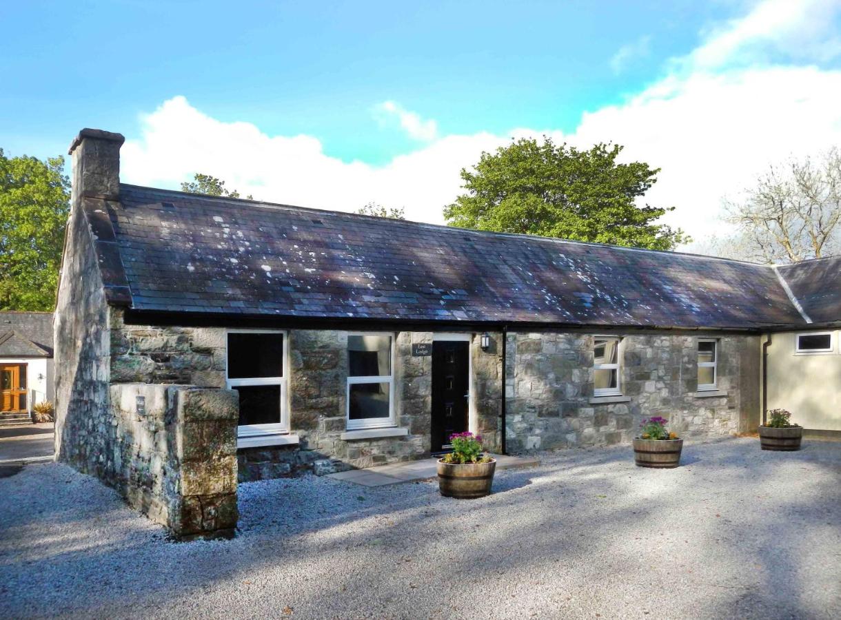 B&B Newton Stewart - Machermore Castle East Lodge - Bed and Breakfast Newton Stewart