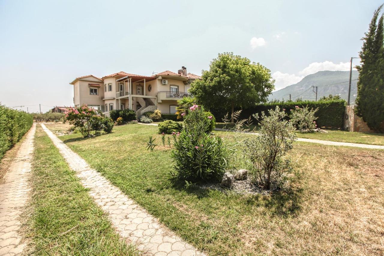 Meteora's Secret Garden House#1 - Bed and Breakfast