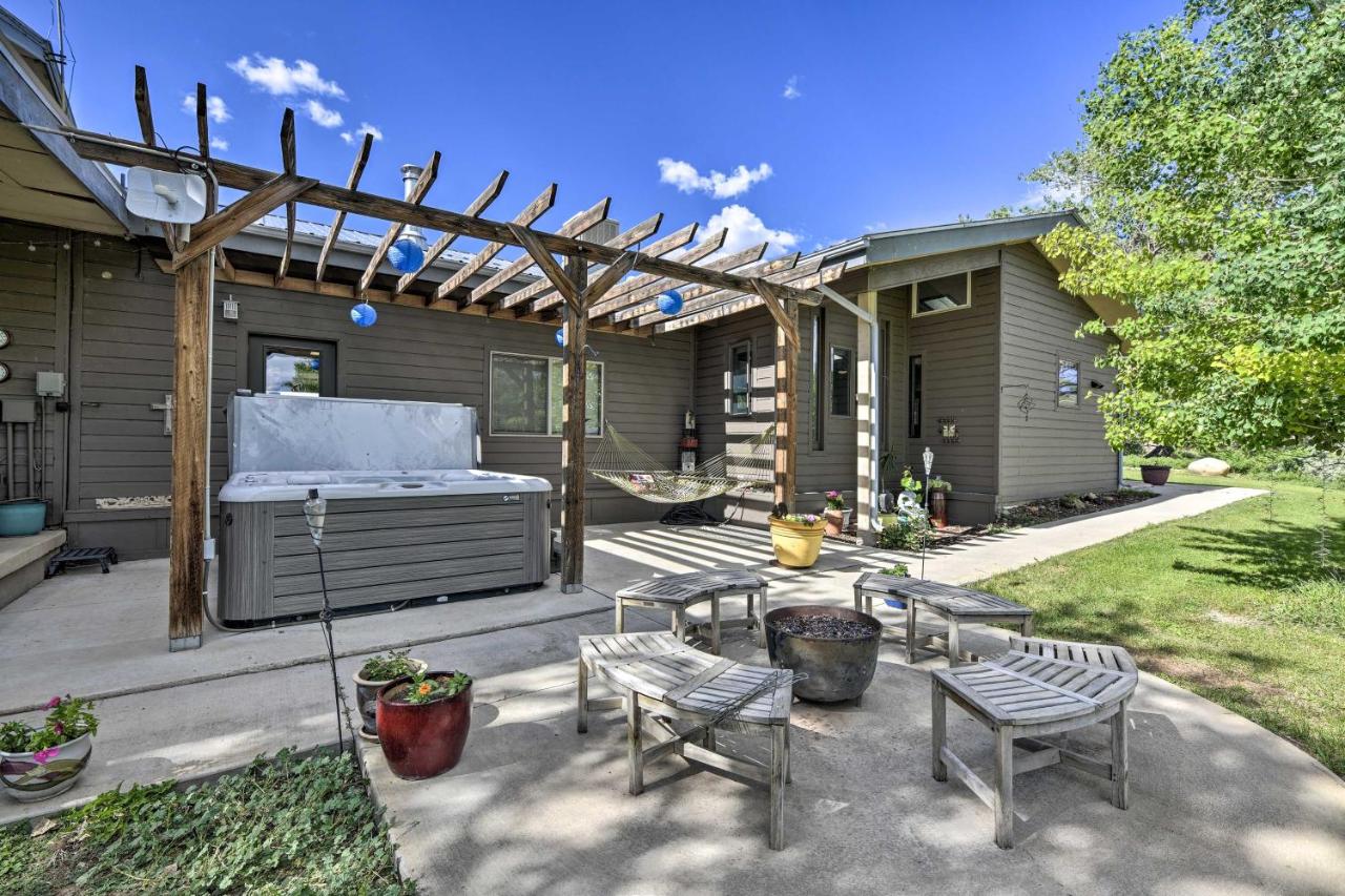 Serene Mountain Retreat with Patio and Mtn Views! - B&B Cortez