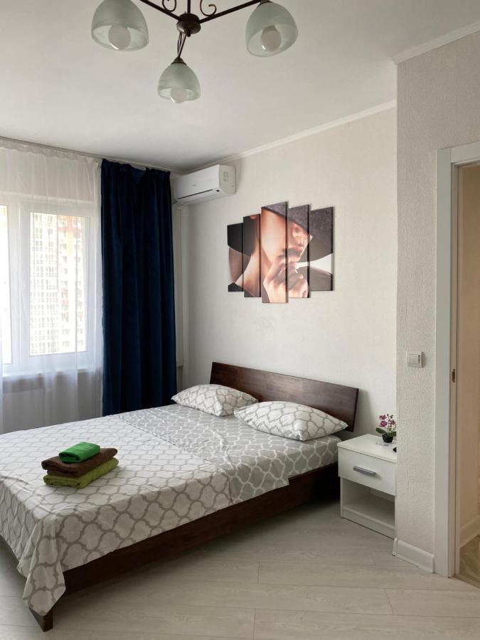 B&B Kyiv - Cozy Apartment on Gmyri 12b near metro Poznyaki - Bed and Breakfast Kyiv