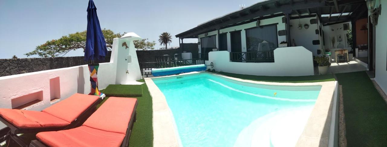 Aptos con piscina El Flamboyán 1 - B&B
