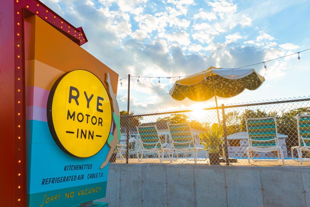 B&B Rye - RYE MOTOR INN - An Adults Only Hotel - Bed and Breakfast Rye