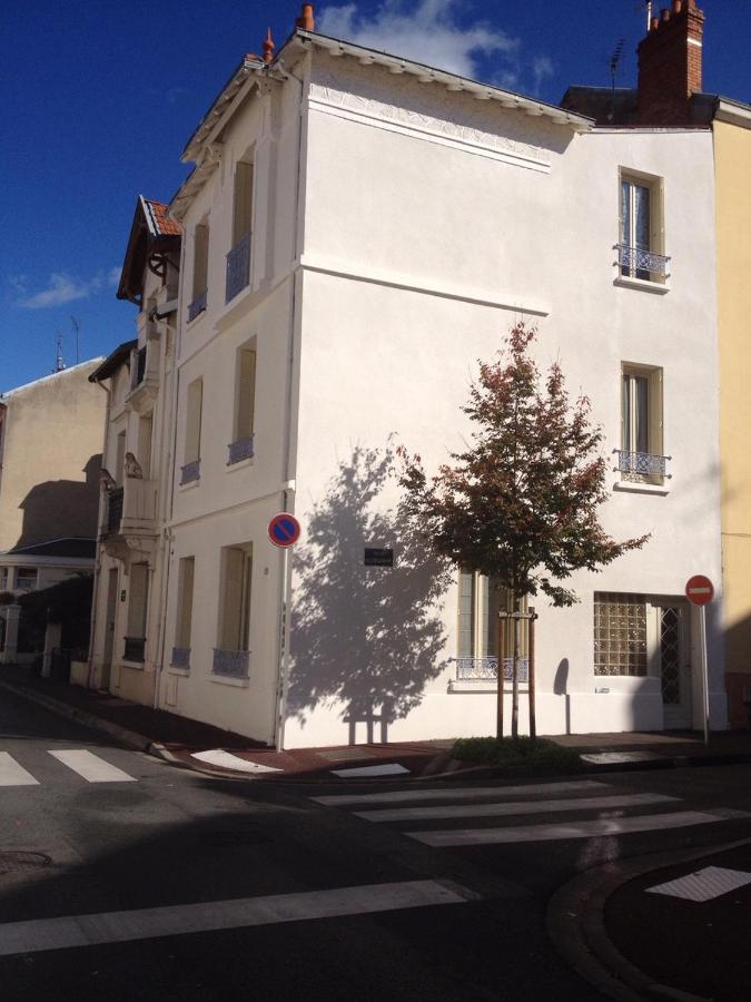 Nouveau : hyper centre de vichy T1 Bis charmant - B&B