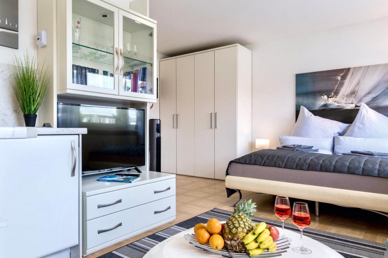 B&B Friedrichshafen - Auszeit Apartment DOWNTOWN im Herzen der Innenstadt - am Hafen und am Bodenseeradweg - schnelles Internet, für bis zu 2 Personen - Bed and Breakfast Friedrichshafen