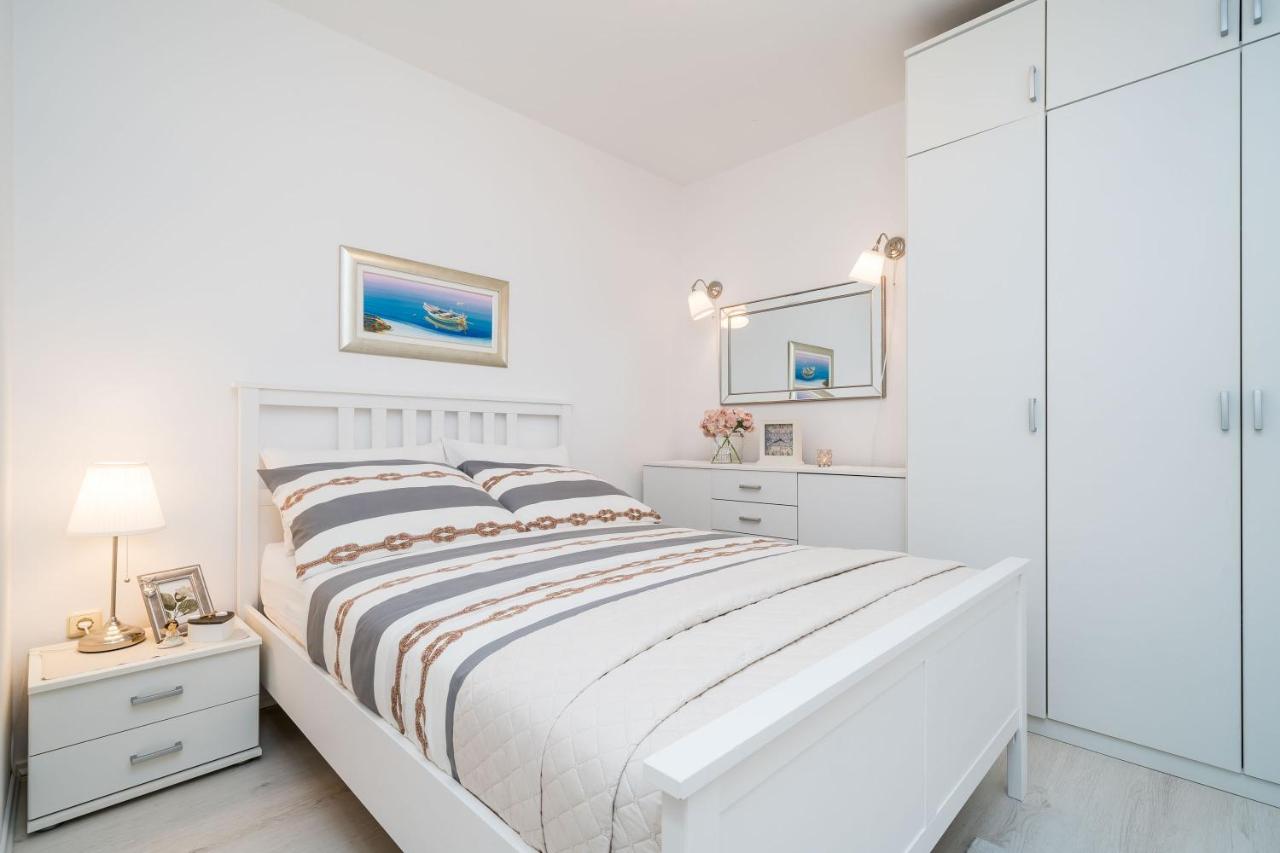One-Bedroom Apartment with Terrace and Sea View