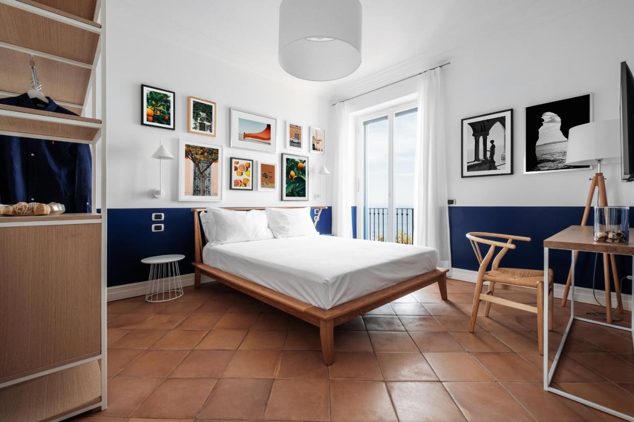 Deluxe Double Room with Balcony and Sea View