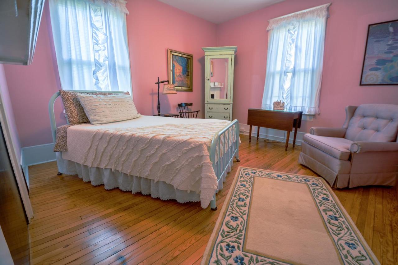 Double Room with Shared Bathroom