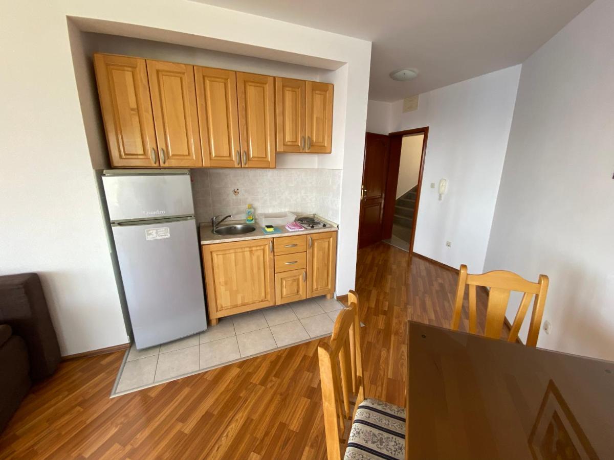 Apartment mit Balkon