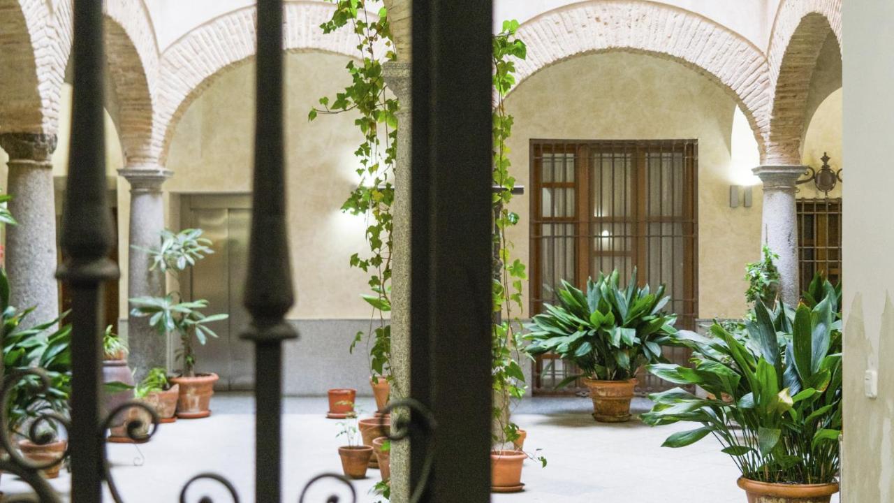 La ventana de Leonor - Apartamentos Aloha Toledo - B&B