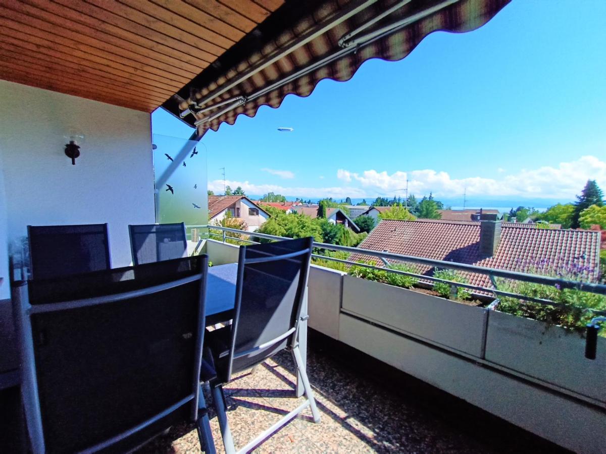 B&B Friedrichshafen - BodenSEE Apartment Friedrichshafen Montafonstrasse N 2 - Bed and Breakfast Friedrichshafen