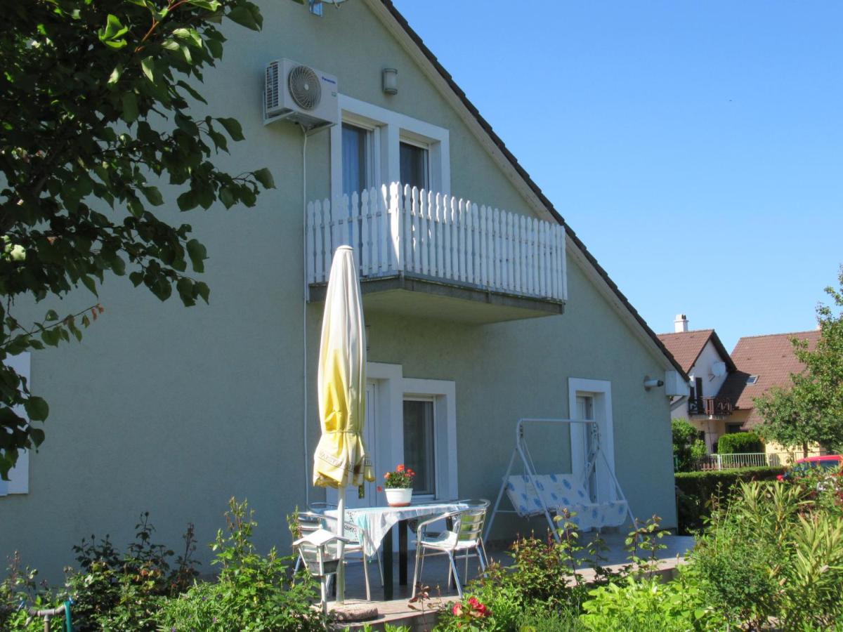 B&B Velence - Cserje apartman Velence - Bed and Breakfast Velence