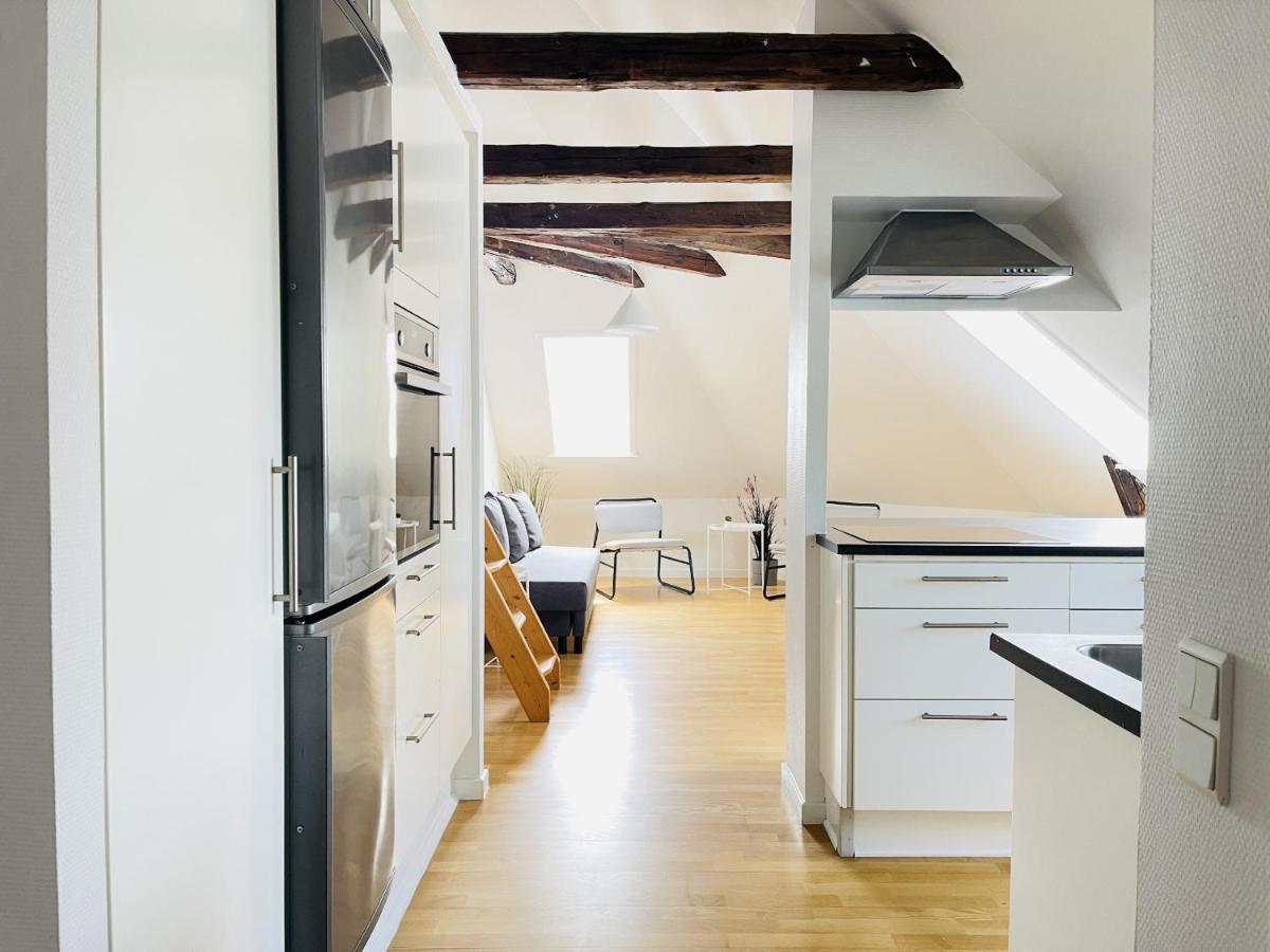 aday - City Central Mansion - 4 bedroom apartment - Bed and Breakfast Aalborg