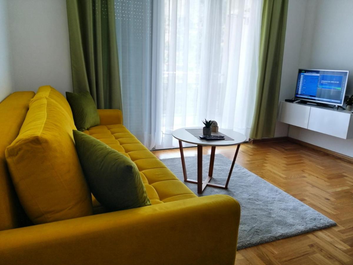 B&B Trebinje - Apartmani Elena - Bed and Breakfast Trebinje