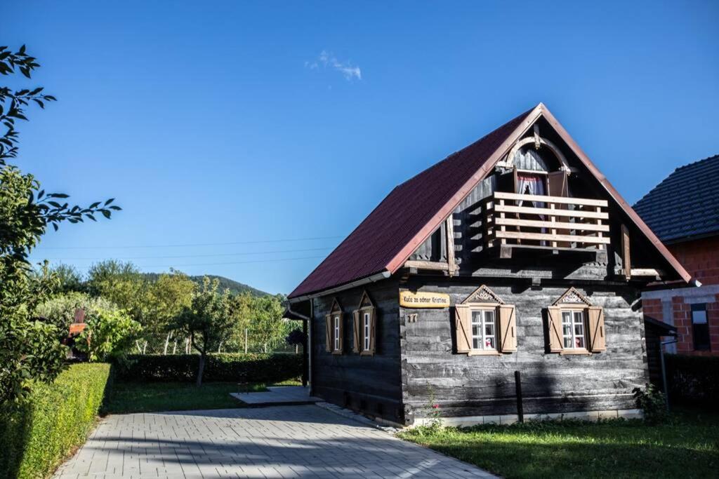 KućA na obali Jezera Sabljaci. - Bed and Breakfast