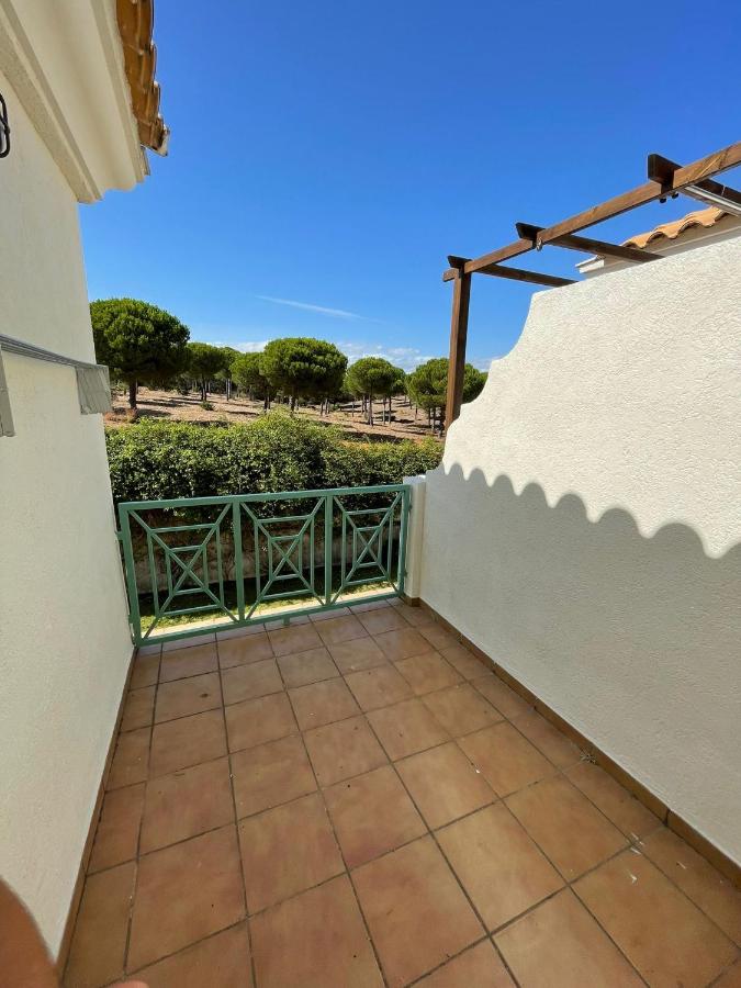 Casa adosada con porche, piscina y pista de pádel, junto al campo de golf - B&B